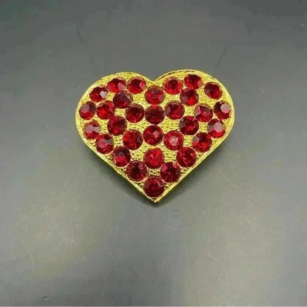 Vintage Red Heart Statement Pin Brooch Rhinestone Crystal Gold Tone - Picture 8 of 8